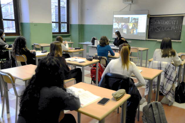Milan, Back to school after the Lockdown for the Red zone with half the students still in DAD at a distance Editorial Usage Only  Copyright: xMaurizioxMaulex xIPAx