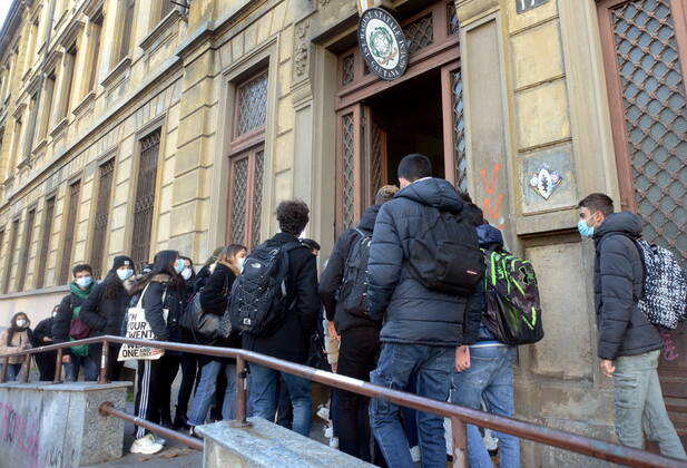 Milan, Back to school after the Lockdown for the Red zone with half the students still in DAD at a distance Editorial Usage Only  Copyright: xMaurizioxMaulex xIPAx