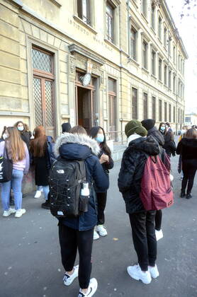 Milan, Back to school after the Lockdown for the Red zone with half the students still in DAD at a distance Editorial Usage Only  Copyright: xMaurizioxMaulex xIPAx