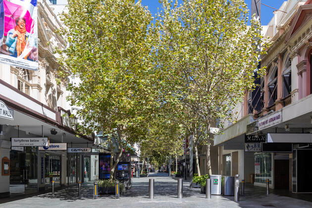 WA CORONAVIRUS COVID19, A general view of Hay Street in the Perth CBD, Monday, February 1, 2021. West Australian Premier Mark McGowan yesterday called for a five-day lockdown for metropolitan Perth and two nearby regions after a COVID-19 hotel quarantine breach. ( NO ARCHIVING, EDITORIAL USE ONLY, NO USE IN BOOKS WITHOUT CONSENT  Copyright: xRICHARDxWAINWRIGHTx 20210201001517492087