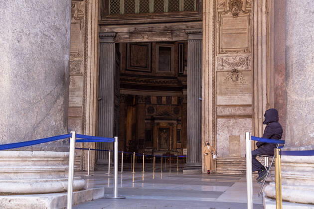Coronavirus in Italien, Eindrücke aus Rom Italy: Museums in Rome reopen View of the Pantheon exit, from yesterday, February 1, 2021, reopened to the public, with limited admissions Rome Italy Copyright: MatteoxNardone