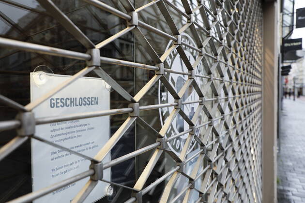 02 02 2021, Bonn, Germany Corona crisis photo Closed shops due to lockdown in Bonn city centre