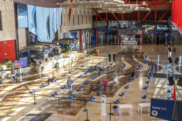 February 2, 2021: 2 February 2021 (Malaga) Today has begun the rapid testing of workers in the tourist, commercial and cultural sector of Malaga capital,in the Palacio de ferias y Congresos de Malaga, with the aim of influencing the safety of these businesses and achieving greater peace of mind for customers in the face of possible contagion. Given the persistence of the health crisis caused by the COVID-19, and the very negative impact it is having on tourism, commercial and cultural companies, they have considered it necessary to enhance the image of Malaga as a safe destination . In this regard, the representatives of both entities have agreed to highlight the opportunity to work together to unite efforts for the recovery of the activ - ZUMAc161 20210202_zap_c161_024 Copyright: xLorenzoxCarnerox