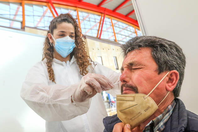 February 2, 2021: 2 February 2021 (Malaga) Today has begun the rapid testing of workers in the tourist, commercial and cultural sector of Malaga capital,in the Palacio de ferias y Congresos de Malaga, with the aim of influencing the safety of these businesses and achieving greater peace of mind for customers in the face of possible contagion. Given the persistence of the health crisis caused by the COVID-19, and the very negative impact it is having on tourism, commercial and cultural companies, they have considered it necessary to enhance the image of Malaga as a safe destination . In this regard, the representatives of both entities have agreed to highlight the opportunity to work together to unite efforts for the recovery of the activ - ZUMAc161 20210202_zap_c161_032 Copyright: xLorenzoxCarnerox