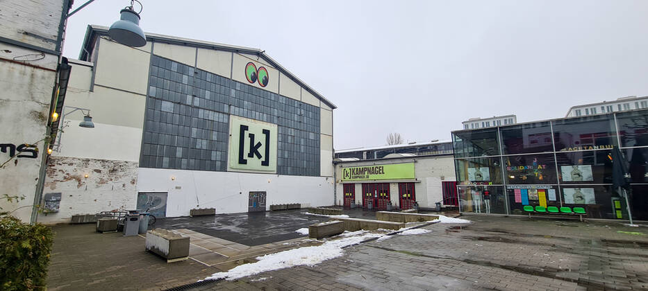 Hamburg in Corona Lockdown Scenes in February 2021 around the Hamburg Outer Alster Kulturfabrik Theater Kampnagel in Hamburg Winterhude Hamburg in Corona Lockdown Scenes in February 2021 around the Hamburg Outer Alster , Hamburg Hamburg Germany Downtown around the Alster