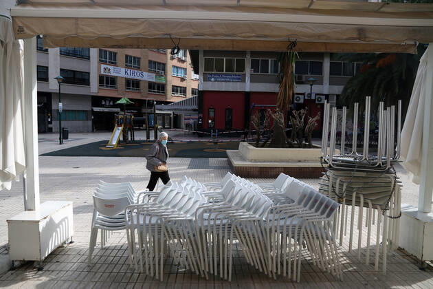 Cessation of all non-essential activity in Malaga capital due to the rate of a thousand infections that exceeded in the last 14 days, from today both the hostelerias as any activity marked as non-essential close their doors for the next two weeks, in the image shops closed in the central streets of Malaga on February 3, 2021. 03 FEBRUARY 2021 Ãlex Zea LagenciaEP 02 03 2021 Malaga (Andalusia) Malaga (Andalusia) Spain Copyright: xÃlexxZeax 3546334