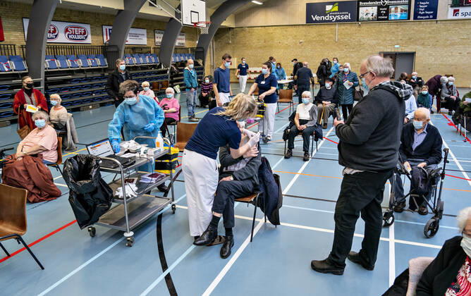 The vaccination with the Moderna vaccine for 85 citizens is underway in Broenderslevhallen, Thursday 4 February 2021 This is the first time Moderna has been used in Denmark. Specifically, these are the oldest citizens in the target group. target group, Broenderslev Jylland Denmark  Copyright: HenningxBagger HenningxBaggerx COP104 spdk20210204-101424-L