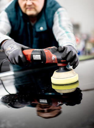 10 02 2021 Düsseldorf repair of damage to car paintwork Düsseldorf North Rhine-Westphalia Germany