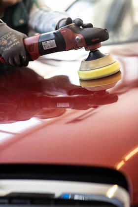 10 02 2021 Düsseldorf repair of damage to car paintwork Düsseldorf North Rhine-Westphalia Germany