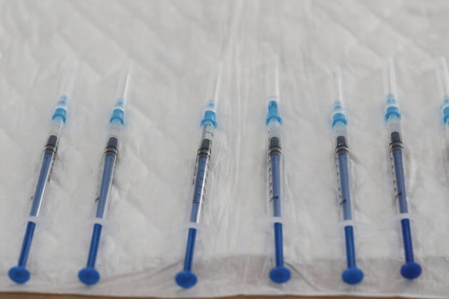 February 12, 2021: February 12, 2021 (Ronda,Malaga) The Andalusian Health Service (SAS) has started this Friday in Ronda the massive vaccination against the coronavirus in over 80 years. Those with mobility problems with the first dose of Pfizer vaccine are being given the dose in vehicles to the population over the age of 80. - ZUMAc161 20210212_zap_c161_011 Copyright: xLorenzoxCarnerox