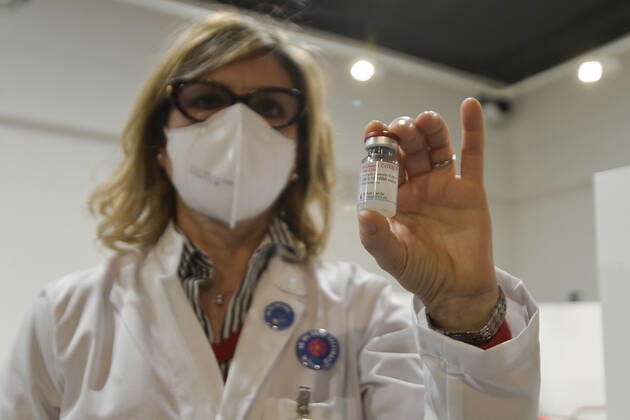 Coronavirus in Italien, Impfzentrum in Rom Inauguration of the anti Covid vaccine center - 19 of the ASL RM2 at the Auditorium Parco della Musica in the photo the administration of the Moderna vaccine to the over 80s Editorial Usage Only  Copyright: xSTEFANOxCAROFEIx xIPAx
