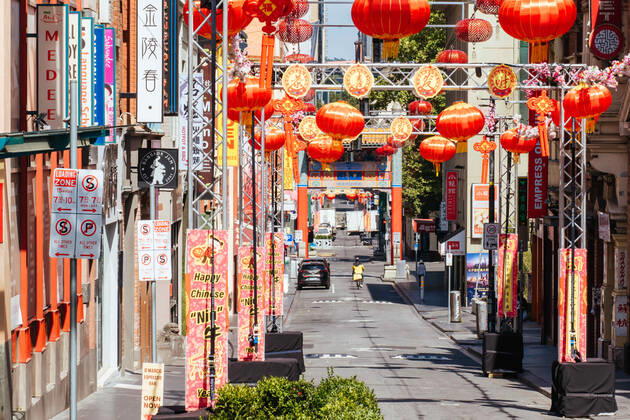 February 15, 2021: Melbourne, Australia - February 15 2021: Cafes and retail shops closed in Melbourne s Chinatown at the start of a circuit breaker lockdown imposed suddenly by the Victorian Government. This is due to increasing numbers of COVID-19 cases in north western Melbourne. - ZUMAp121 20210215_zsp_p121_002 Copyright: xChrisxPutnamx