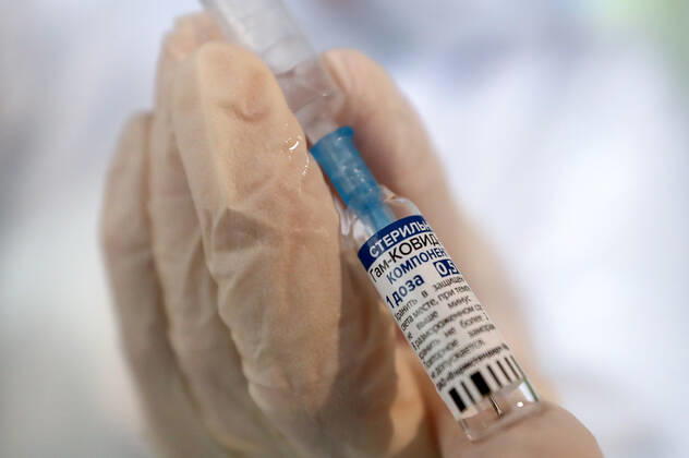 ST PETERSBURG, RUSSIA â€” FEBRUARY 15, 2021: A medical worker fills a syringe with Component 1 of the Gam-COVID-Vac vaccine (under the brand name of Sputnik V) while vaccinating people against COVID-19 at No 7 Neuropsychiatric Care Home. Alexander Demianchuk TASS  TS0F6D18