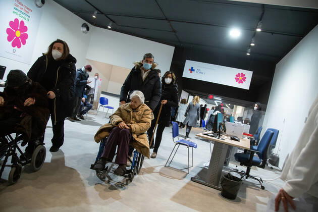 Italy: New area for anti-Covid vaccination in Rome Reception area of ??the new area dedicated to vaccinations in the Ennio Morricone Auditorium in Rome Rome Italy Copyright: MatteoxNardone