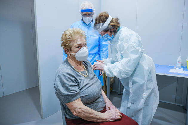 Padua - First vaccinations against Covid19 with the Pfizer-BioNTech vaccine for the elderly over 80 at the Padua Fair in via Tommaseo Editorial Usage Only  Copyright: xRobertoxSilvinox xIPAx