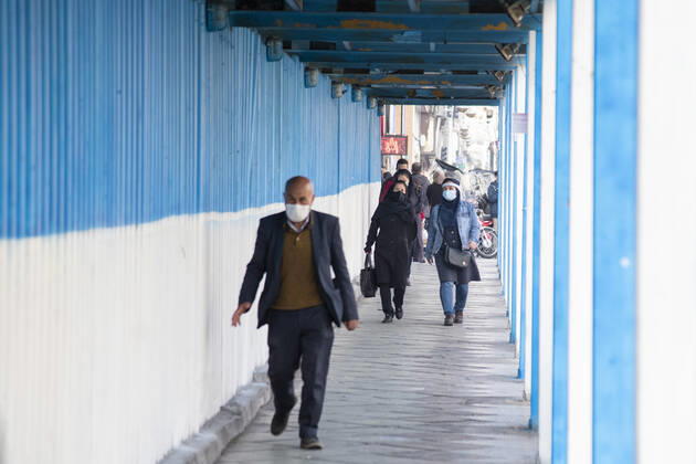 Iran: Warning for the fourth wave of the coronavirus outbreak Since the beginning of February 2021, the number of people infected with the Coronavirus has been increasing in Iran. Tehran Tehran Iran Copyright: SobhanxFarajvan