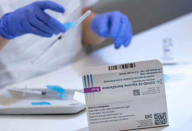 MALMO 2021 02 17 Syringes are loaded with the AstraZeneca Covid 19 Vaccine at the Skane University Hospital vaccination centre in Malmo, Sweden, February 17, 2021 MALMO SWEDEN x50090x,  Copyright: xJohanxNilsson TTx ASTRAZENECA COVID-19 VACCIN