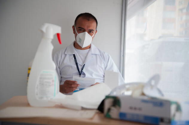 Health staff from hospitals like the Police Hospital and Clinica Colombia prepare and vaccinate their health staff as part of the first phase of vaccinations in Bogota, Colombia on February 18, 2021 Bogota Cundinamarca Colombia Copyright: xChepaxBeltranx CHE_btavac_20210218033