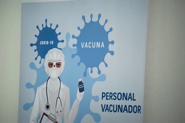 Health staff from hospitals like the Police Hospital and Clinica Colombia prepare and vaccinate their health staff as part of the first phase of vaccinations in Bogota, Colombia on February 18, 2021 Bogota Cundinamarca Colombia Copyright: xChepaxBeltranx CHE_btavac_20210218021