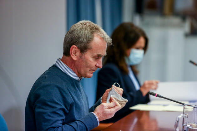 The director of the Center for Coordination of Alerts and Health Emergencies (CCAES), Fernando Simon, intervenes during a conference convened before the media at the Ministry of Health to report on the evolution of the coronavirus, in Madrid, (Spain), February 15, 2021. 18 FEBRUARY 2021 LagenciaEP PRESS R.Rubio.POOL 02 18 2021 Madrid Madrid Spain Copyright: xLagenciaEPxPRESS R.Rubio.POOLx 3569730