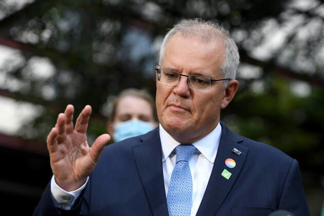 SCOTT MORRISON VACCINE HOSPITAL TOUR, Prime Minister Scott Morrison addresses media following a tour of a COVID-19 vaccination hub at Royal Prince Alfred hospital in Sydney, Friday, February 19, 2021. The first COVID-19 vaccinations in NSW will take place on Monday, with the Pfizer jab to go out to frontline workers. ( NO ARCHIVING, EDITORIAL USE ONLY, NO USE IN BOOKS WITHOUT CONSENT Sydney NSW AUSTRALIA Copyright: xDANxHIMBRECHTSx 20210219001521595067