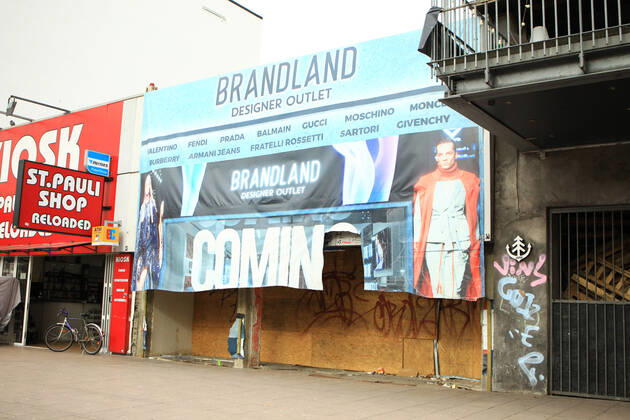 Closed store Brandland Designer Outlet on the almost deserted Reeperbahn in Hamburg St Pauli during the Lockdown St Pauli Hamburg