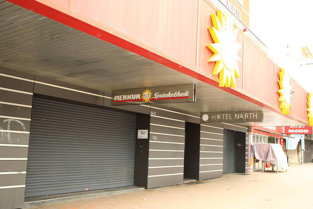 Closed arcade on the almost deserted Reeperbahn in Hamburg St Pauli during the lockdown St Pauli Hamburg