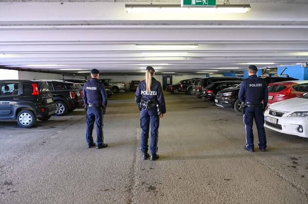 The police and the alpine police control at the skiing area Rosshütte if the winter sportsmen also carry a free test certificate.