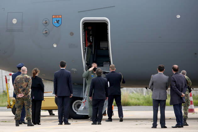 February 23, 2021, Lisbon, Portugal: Portuguese officials welcome German army medical experts at Figo Maduro military airbase in Lisbon, Portugal on February 23, 2021. Based on a bilateral agreement, a second team of German army medical experts arrived in Portugal on Tuesday to replace the team that has been in Portugal since February 3 to assist the country in its fight against the COVID-19 pandemic. Lisbon Portugal - ZUMAf123 20210223_zap_f123_013 Copyright: xPedroxFiuzax