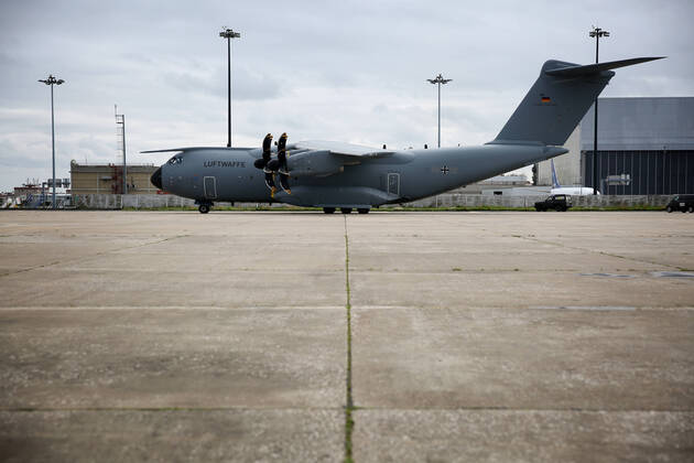 February 23, 2021, Lisbon, Portugal: A German Air Force Airbus A400M-180 transporting German army medical experts arrives at Figo Maduro military airbase in Lisbon, Portugal on February 23, 2021. Based on a bilateral agreement, a second team of German army medical experts arrived in Portugal on Tuesday to replace the team that has been in Portugal since February 3 to assist the country in its fight against the COVID-19 pandemic. Lisbon Portugal - ZUMAf123 20210223_zap_f123_017 Copyright: xPedroxFiuzax