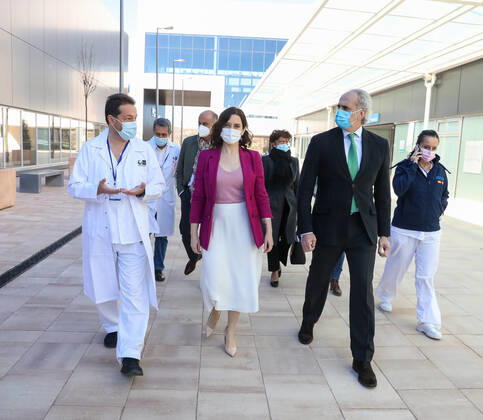 The President of the Community of Madrid, Isabel Diaz Ayuso (center), with the Minister of Health, Enrique Ruiz Escudero (2r), and the Deputy Minister of Health, Antonio Zapatero (3l), during his visit to the start of the vaccination process against COVID-19 that has been launched in the Pavilion 3 of the Public Hospital Enfermera Isabel Zendal, in Madrid, (Spain), on 23 February 2021. This Tuesday begins the vaccination in the pavilion 3 of the hospital with the vaccine of AstraZeneca to 400 people of External Health, AENA, inspectors of Public Health, of Institute of Social Security, professionals of reformatories, Forensic Doctors, Students of CC Health and veterinarians. These new groups to be vaccinated will be joined by those over 80 Copyright: xLagenciaEPxPRESS M.FERNÃNDEZ.xPOOLx 3576580
