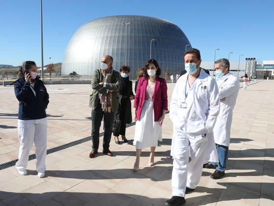 The President of the Community of Madrid, Isabel Diaz Ayuso (3r), with the Deputy Minister of Health, Antonio Zapatero (2l), during her visit to the start of the vaccination process against COVID-19 that has been launched in Pavilion 3 of the Public Hospital Enfermera Isabel Zendal, in Madrid, (Spain), on 23 February 2021. This Tuesday begins the vaccination in the pavilion 3 of the hospital with the vaccine of AstraZeneca to 400 people of External Health, AENA, inspectors of Public Health, of Institute of Social Security, professionals of reformatories, Forensic Doctors, Students of CC Health and veterinarians. These new groups to be vaccinated will be joined by those over 80 years of age on Thursday 25 February in the Primary Care centre Copyright: xLagenciaEPxPRESS M.FERNÃNDEZ.xPOOLx 3576613