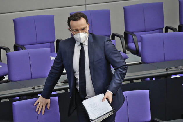 Federal Minister of Health Jens Spahn at the government questioning 24 02 2021 Federal Minister of Health Jens Spahn at the government questioning on the government bench, with mask and papers Bundestag Berlin GER