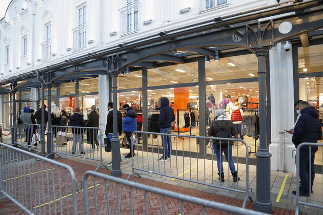 Corona Situation in Outlet Center Parndorf, 23 02 2021 Corona Pandemic, Corona, Corona Virus, CoV 2, Covid 19, Sars, virus, virus infection, pandemic, AVN10100245449