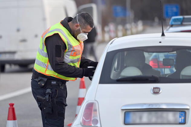 Border controls at the Austrian-German border ,border crossing Kiefersfelden border police officers control motorists entering Bavaria from Tyrol Austria to Bavaria Germany