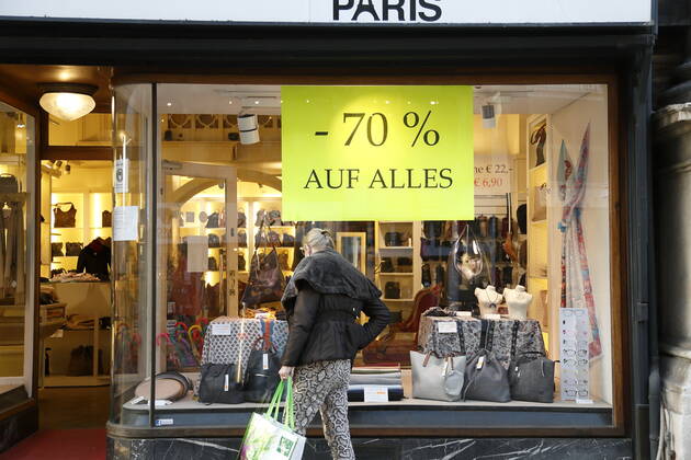 Coronas stuation in Vienna Vienna, Innere Stadt, 25 02 2021 Corona pandemic, Corona, Corona virus, CoV 2, Covid 19, Sars, virus, virus infection, pandemic, Corona crisis, viral disease, Coronavirus, SARS CoV 2 economic crisis, economy, trade, sale, clearance sale, clearance sale, shop Vienna Austria AVN101002455102