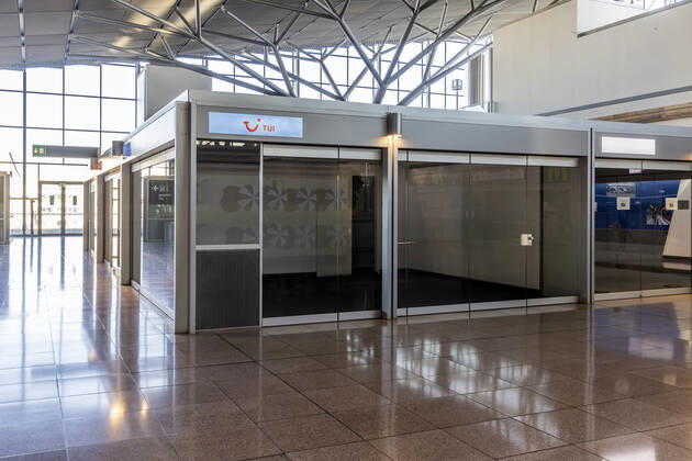 Stuttgart Airport in times of the Corona pandemic Travel agencies have ceased operations, some have given up completely 01 03 2021 Germany, Baden Württemberg, Stuttgart