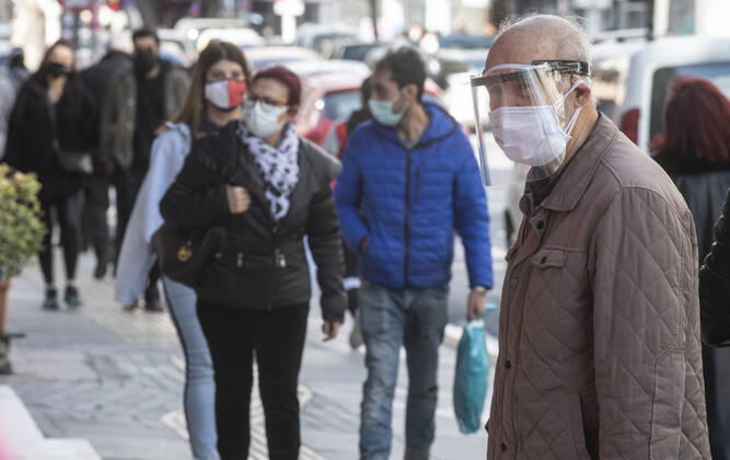 People wearing face masks walk on a street in Ankara, Turkey, on march 2, 2021. Turkey has confirmed 28,706 deaths and 2,723,316 positive cases of the coronavirus infection in the country. (Abdurrahman Antakyali Depo Photos) Copyright: AbdurrahmanxAntakyalix-xDepoxPho 17052911