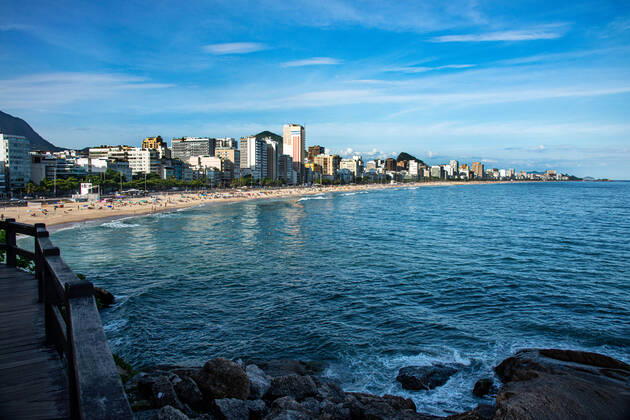 Rio amid COVID-19 RIO DE JANEIRO, RIO DE JANEIRO, BRAZIL, MAR 04: NEW RESTRICTIONS IN TOWN - The city hall has enacted new restrictions to contain the increase in cases of COVID-19 in town. Beach food and drink vendors and stalls are prohibited. View of seaside buildings at Leblon and Ipamena Beach on March 04, 2021. ( Photo by Chico Ferreira Penta Press ) Rio de Janeiro Brazil 6258_233494 Copyright: xChicoxFerreira PentaxPressx