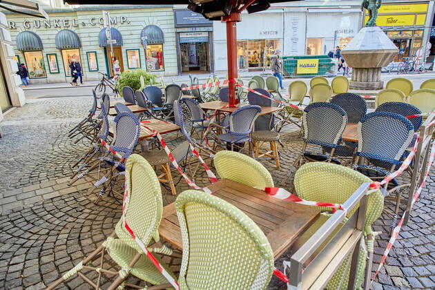 (210306) -- VIENNA, March 6, 2021 -- Photo taken on March 6, 2021 shows sealed-off tables and chairs outside a restaurant in Vienna, Austria. For the year 2020, Austria s GDP recorded the most striking decline since 1945 with a minus of 6.6%. (Photo by Xinhua) AUSTRIA-VIENNA-COVID-19-GDP-DECLINE GeorgesxSchneider 
