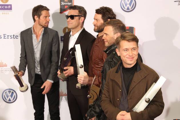 Award winner Take That with Robbie Williams at the Echo 2011 the German Music Award at the award wall in the Messe Berlin am Funkturm It is the 20 Echo 20 years Echo Copyright: xEventpress Herrmannx