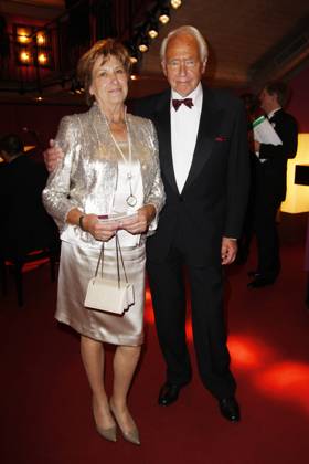 Honorary prize winner Wolf Schneider and wife Lilo at the party at the Henri Nannen Award 2011 at the Deutsches Schauspielhaus in Hamburg a prize of Stern and Gruner Jahr AG und Co KG Copyright: xEventpressxRadkex
