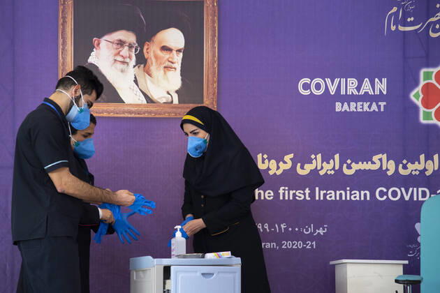 Iran: COVID-19 vaccine starts clinical trial Phase 2 and 3 of clinical trial for the first Iranian coronavirus vaccine, COVIran Barakat, began with two voluntary receivers.The first phase of COVIran Barakat test was carried out early in January and 56 volunteers at the age of 18-50 received two doses of the vaccine. Tehran Tehran Iran Copyright: SobhanxFarajvan