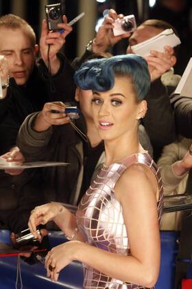 Katy Perry at the Echo 2012 the German Music Award on the Red Carpet before the ceremony signing autographs at the Messe Berlin Copyright: xEventpressxStaufenbergx