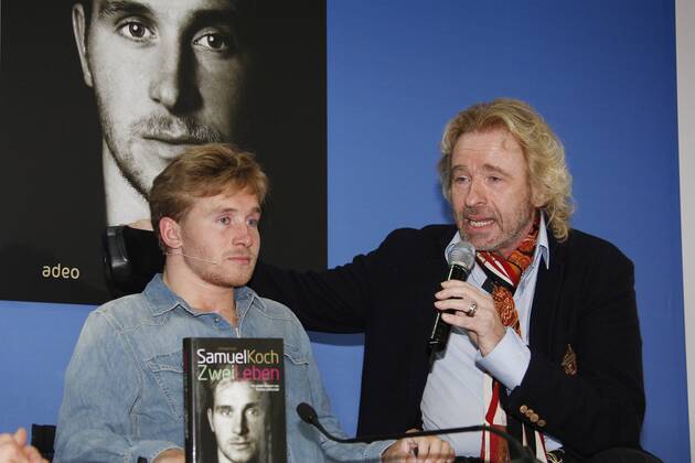 Samuel Koch and Thomas Gottschalk at the book launch of the Adeo publishing house Samuel Koch Two Lives in the House of the Federal Press Conference in Berlin Copyright: xEventpressxRadkex