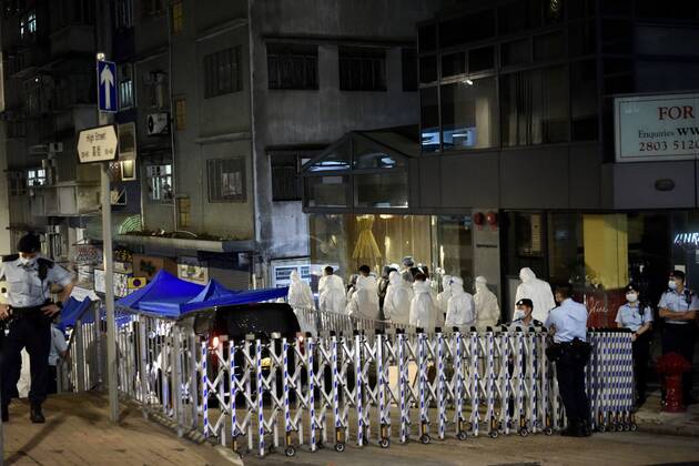 March 15, 2021, Hongkong, Hongkong, China: Another 4 buildings are blocked and all citizens have to take the COVID-19 nucleic acid testing in Hongkong,China on 15th March, 2021. Hongkong China - ZUMAt151 20210315_zia_t151_013 Copyright: xTpgx