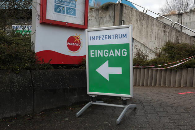 16 03 2021, News, Politics, Photographs taken at the vaccination centre in Gelsenkirchen the day after it was announced that AstraZenecas vaccine would no longer be given Gelsenkirchen Emscher Lippe Halle Impfzentrum Gelsenkirchen NRW Germany xRHR PHOTO 219x RHR-FOTO 219