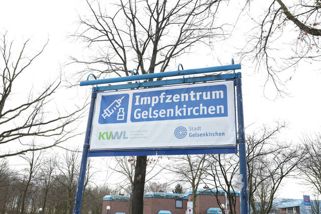 16 03 2021, News, Politics, Photographs taken at the vaccination centre in Gelsenkirchen the day after it was announced that AstraZenecas vaccine would no longer be given Gelsenkirchen Emscher Lippe Halle Impfzentrum Gelsenkirchen NRW Germany xRHR PHOTO 219x RHR-FOTO 219