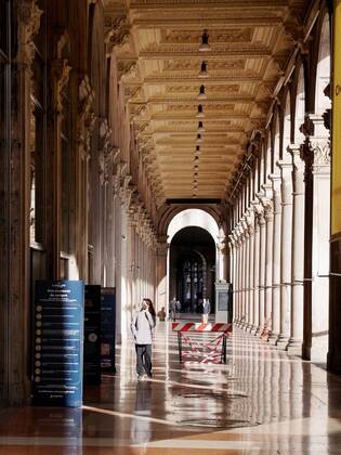 Milan, Few people around the center for the dpcm, red zone, Lockdown for covid in Lombardy, in the photo Corso Vittorio Emanuele Editorial Usage Only  Copyright: xDuilioxPiaggesix xIPAx