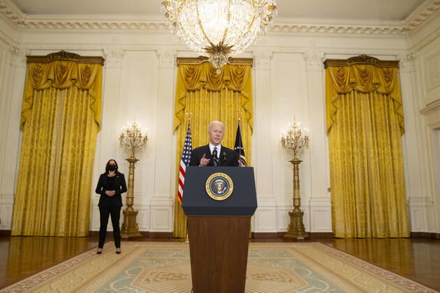 Coronavirus in den USA, Joe Biden verkündet fast 100 Millionen Impfungen seit Amtsantritt US President Joe Biden delivers remarks on the state of COVID-19 vaccinations, in the East Room of the White House in Washington, DC, on March 18, 2021. The United States has surpassed 100 million COVID-19 vaccine doses administered.  WAX20210318764 MichaelxReynolds